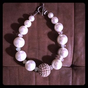 Huge pearl necklace
